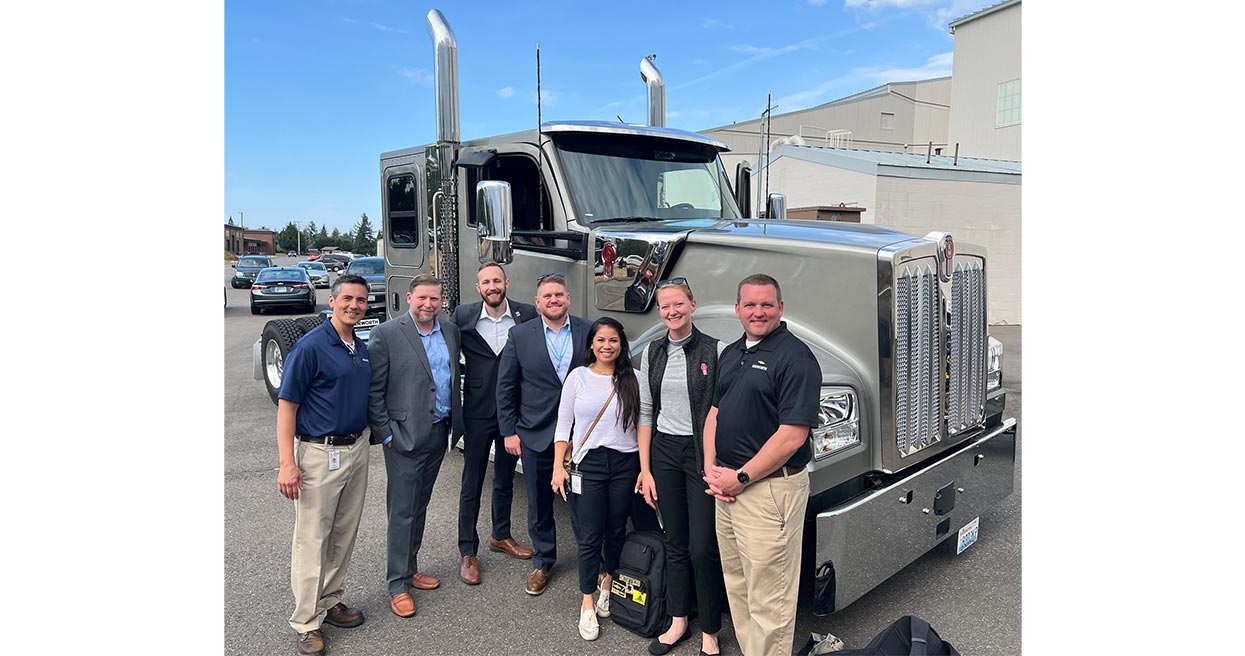 Kenworth Supports Careers in Trucking For U.S. Military Members