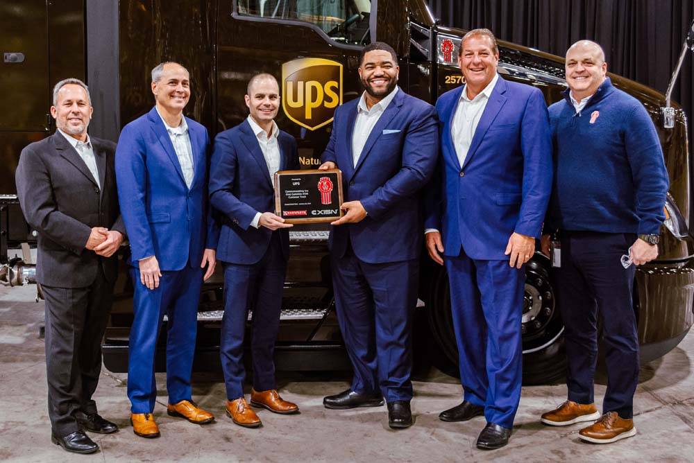 Kenworth Delivers Industry’s First 15-Liter Natural Gas-Powered Truck to UPS